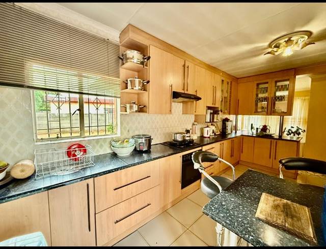 3 BEDROOM HOUSE FOR SALE IN VANDERBIJLPARK CE 5